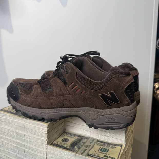 뉴발란스 605 브라운 280사이즈 