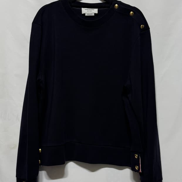 3 톰브라운 금장 버튼 모 니트