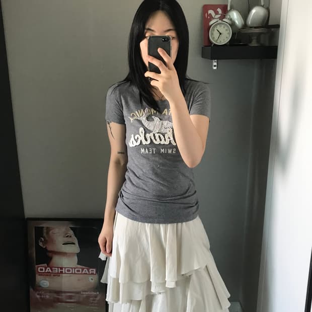 홀리스터 중앙 자수 로고 그레이 반팔티