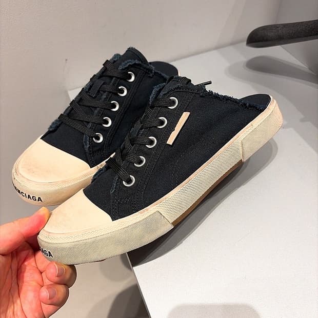 (정품/새상품) BALENCIAGA 발렌시아가 남성 블랙 파리스 뮬