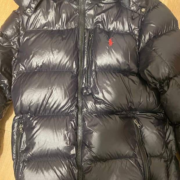 폴로 유광 패딩