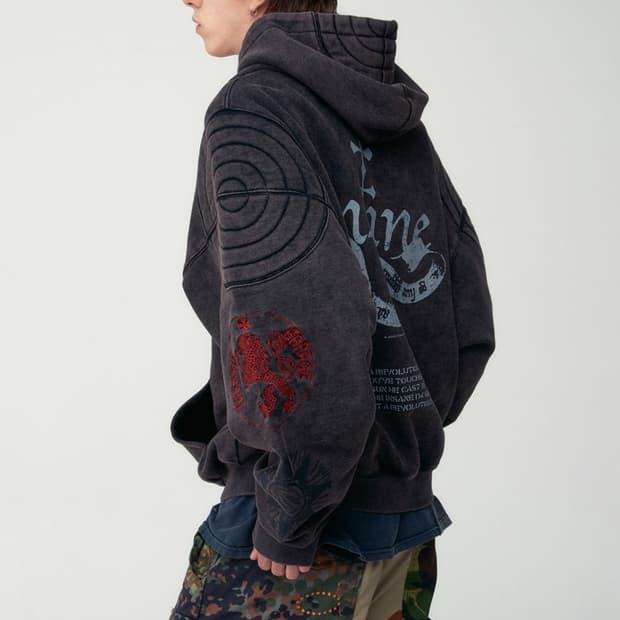 EMBROIDERED PADDED SHOULDER HOODIE