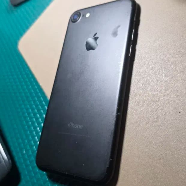 아이폰 7 매트블랙 32기가 (네고 가능)