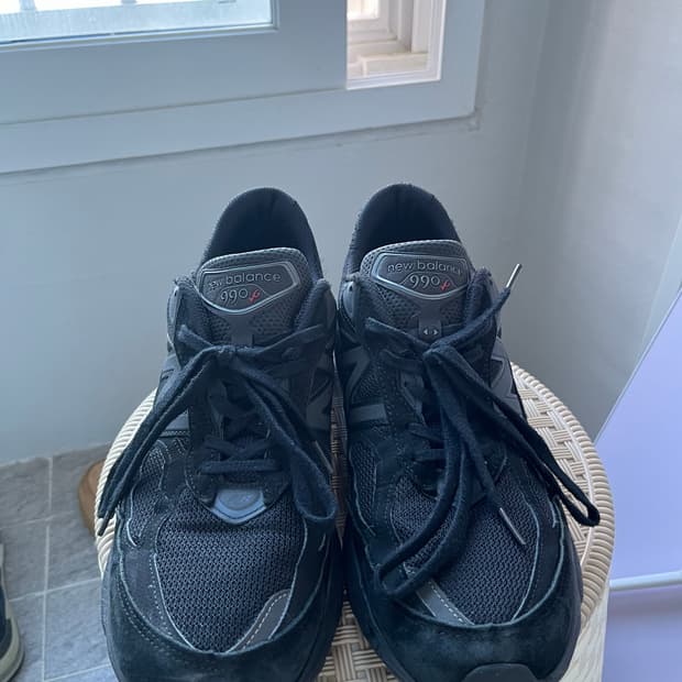 뉴발란스 990v6 트리플블랙 300