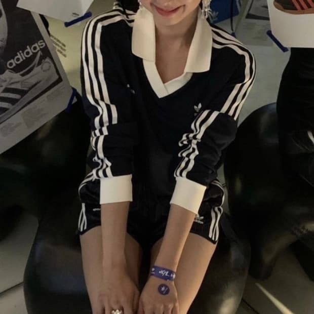 아디다스 스포티 앤 리치 롱슬리브 풋볼 저지