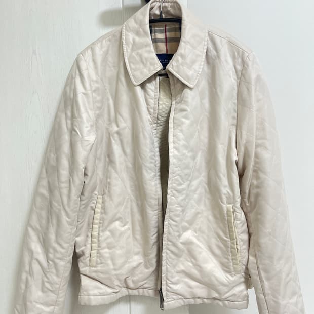 버버리 퀼팅 자켓 아이보리