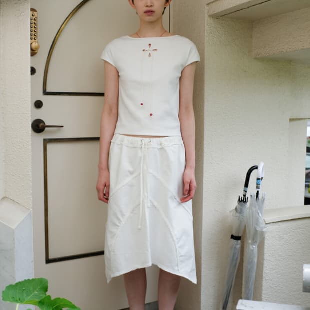 인앤양인하모니 Diagonal skirt, white