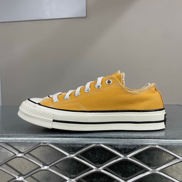 컨버스 척70 썬플라워 235