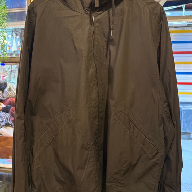 유니클로 U라인 블랙 윈드브레이커 