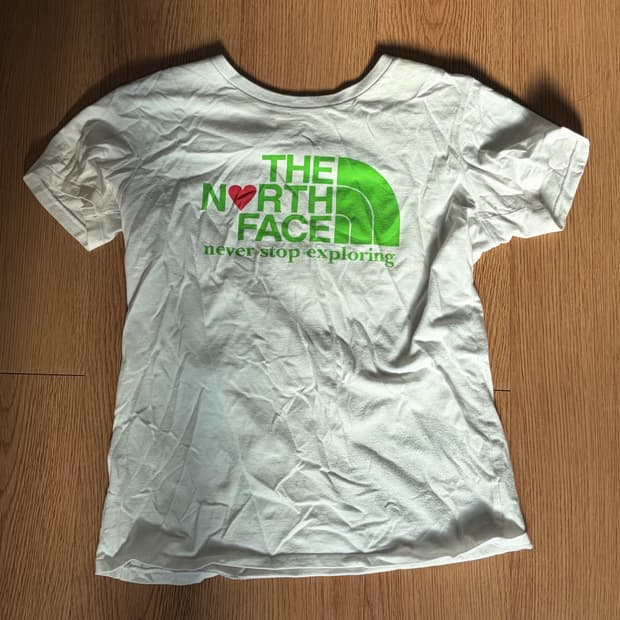 희귀 노스페이스 반팔 하트 티셔츠