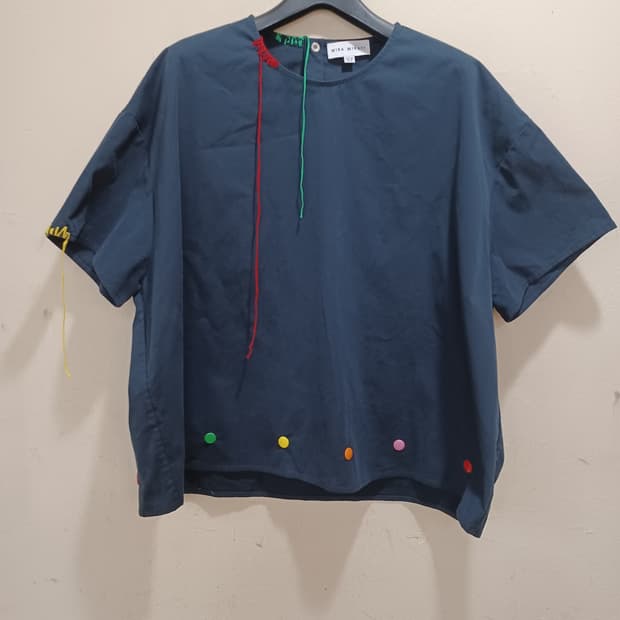 MIRA MIKATI 미라 미카티 네이비색 면 티셔츠 