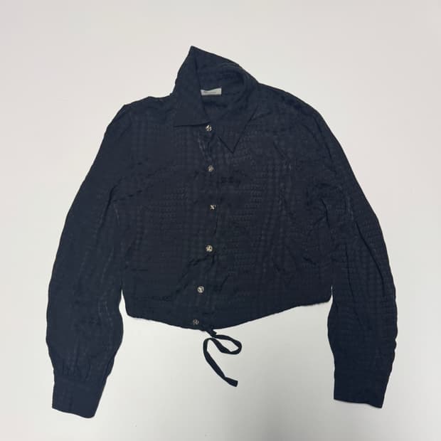 여성 모조에스핀 23년도 베이직 셔츠형 크롭 블라우스