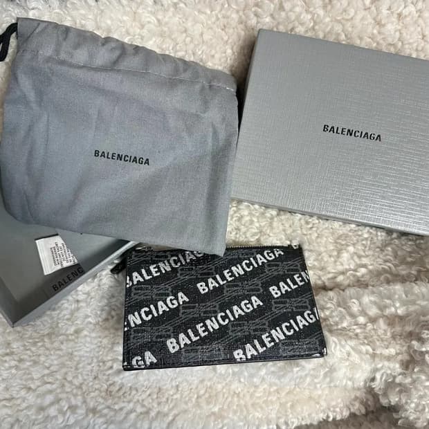 발렌시아가 카드지갑 롱 코인 카드홀더