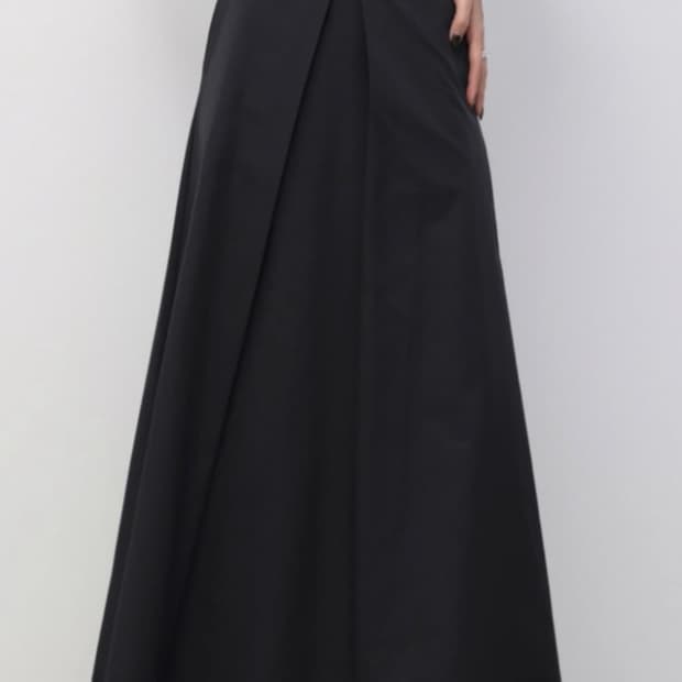 트리밍버드 핀턱 맥시 스커트 네이비