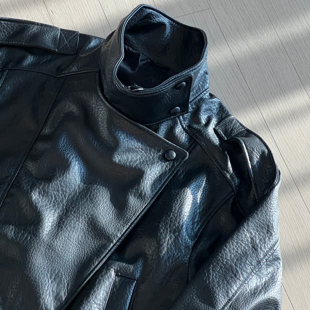 자라 생로랑 맛 하이넥 레더 자켓