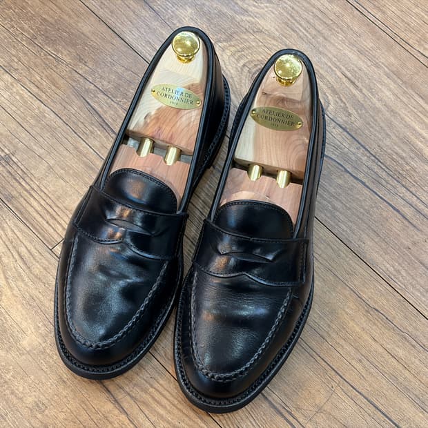 [8d] 알든 981 카프 로퍼 블랙