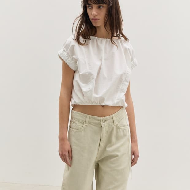 르바) Crispy Volume Cropped Blouse