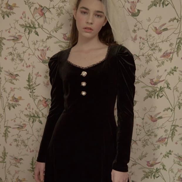 마가린 핑거스 벨벳 원피스