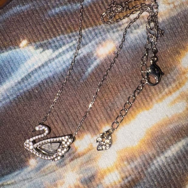 스와로브스키 댄싱 스완 화이트