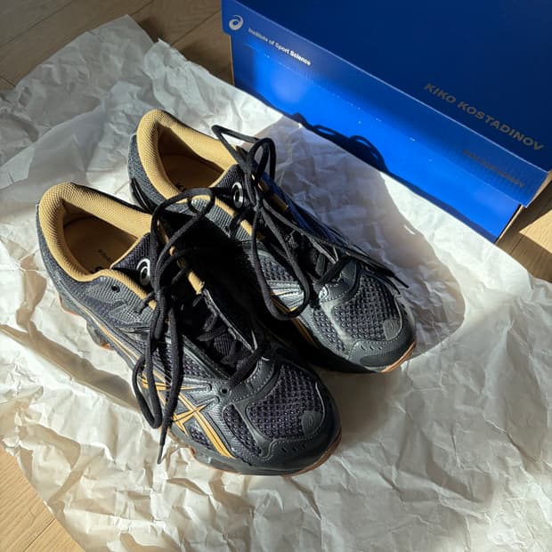 아식스 키코 젤퀀텀 지엔치아 블랙/브라운