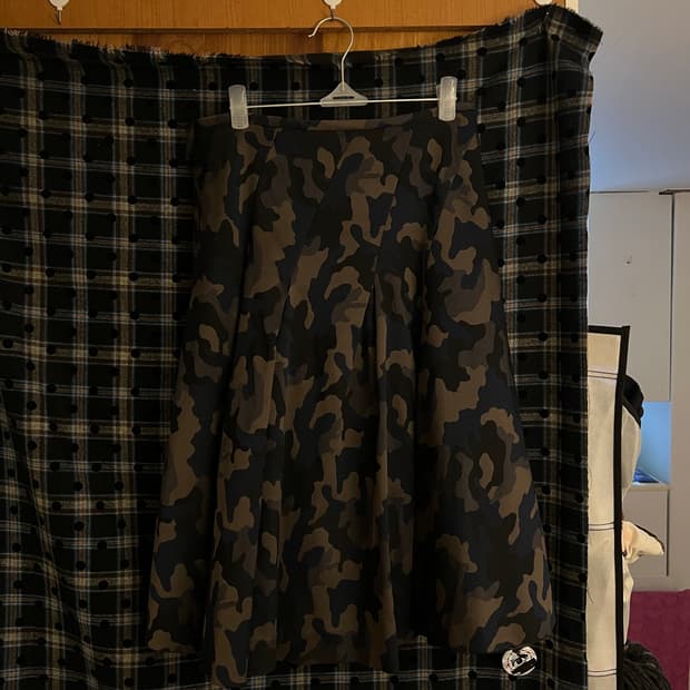 카모 플레어 스커트
