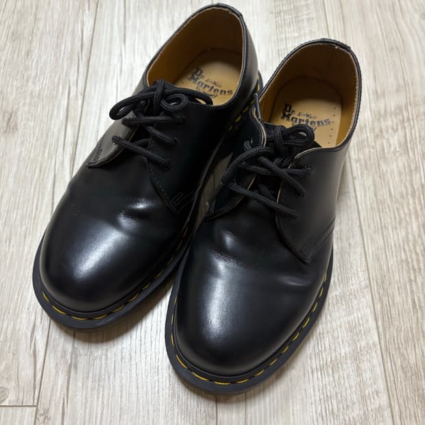 닥터마틴 1461 3홀 스무스 250