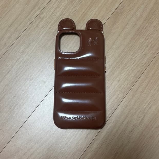 어반소피스티케이션 아이폰15 케이스