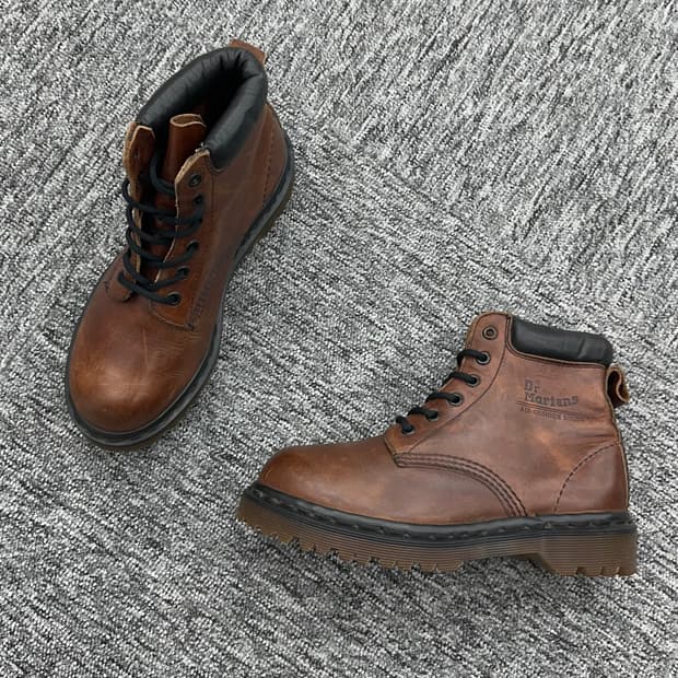 (235)90'S DR.MARTENS BY ENGLAND-M921