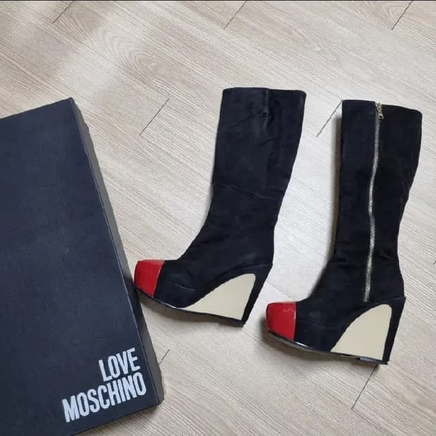 모스키노 스웨이드 웨지 부츠(38)