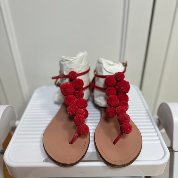 아쿠아주라 Aquazzura 폼폼 샌달 36.5