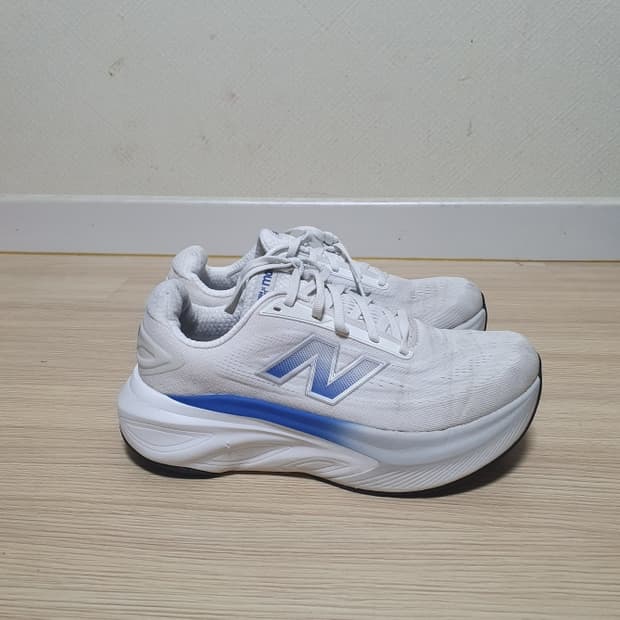 뉴발란스 프레쉬 폼 모어 v6 운동화 2E 255