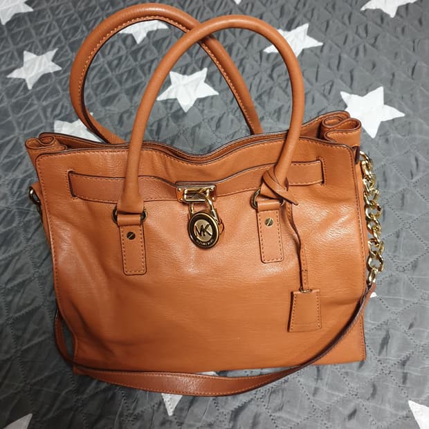 마이클코어스 금장 가죽 헤밀턴 사첼 백 브라운