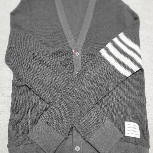 톰브라운 가디건4사이즈팝니다