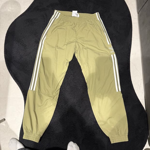 아디다스 파이어버드 트랙팬츠 올리브색
