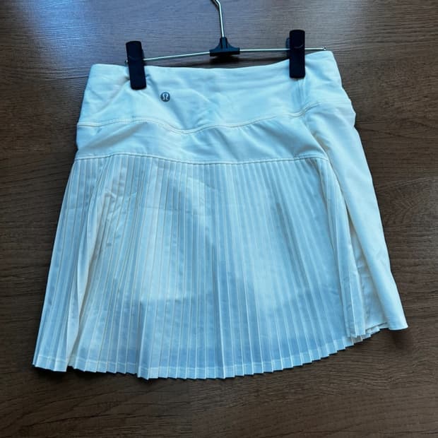 Lululemon yellow skort 4사이즈