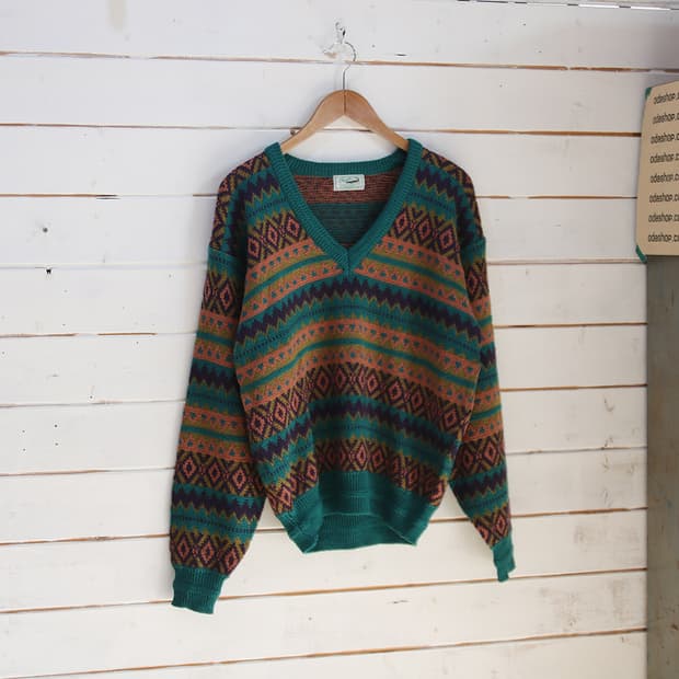 (착용컷) 크로커다일 패턴 브이넥 니트 (남성용 103)