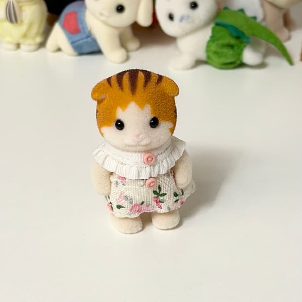 실바니안 패밀리 메이플 캣 고양이 직립