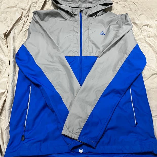 Nike ACG Hooded Windbreaker