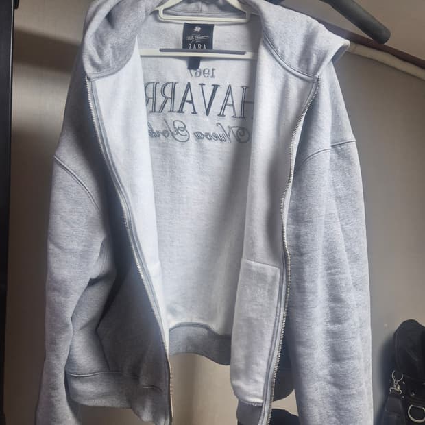자라x윌리차바리아 후드집업 L사이즈 팝니다