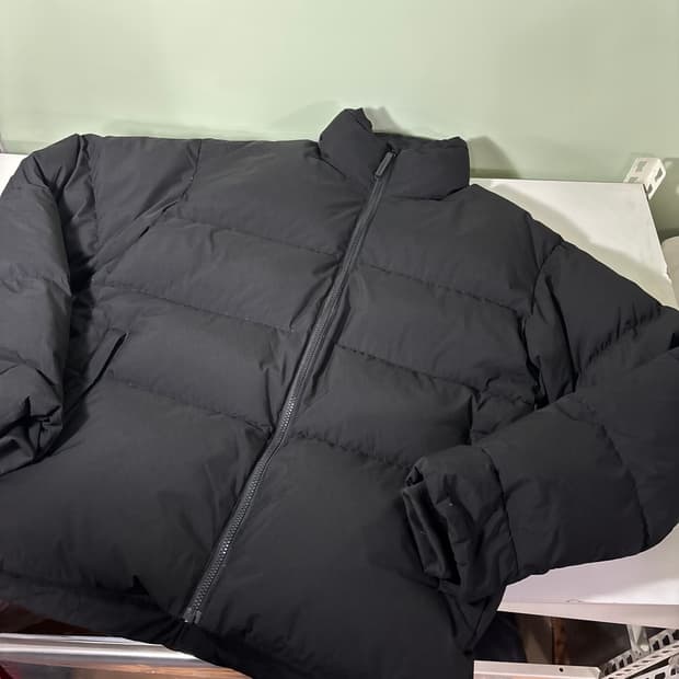 L 라퍼지스토어 블랙 필파워700 덕다운패딩