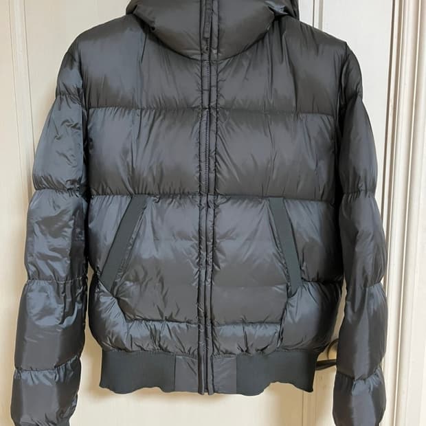 (새상품)텐씨 Ten c 다운 필링 미드

레이어 패딩 50