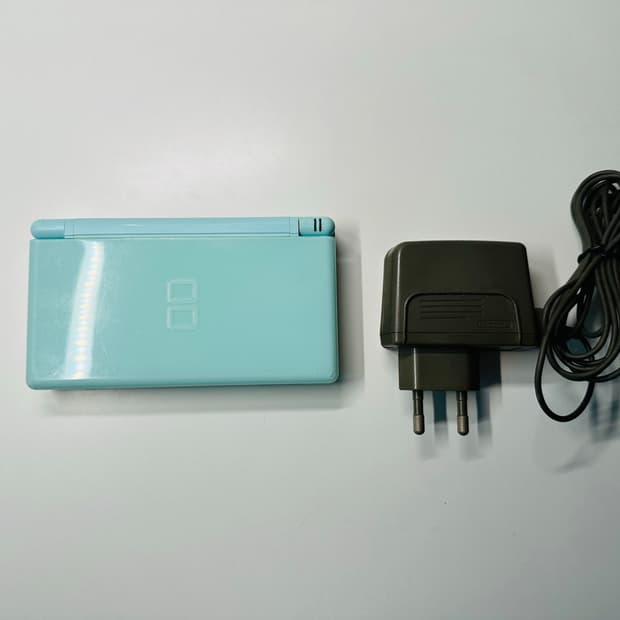 닌텐도 DS Lite DSL 아이스블루 일판 + 정품충전기 판매(3DS)
