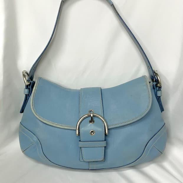 🩵 Coach 스카이 블루 버클 숄더백