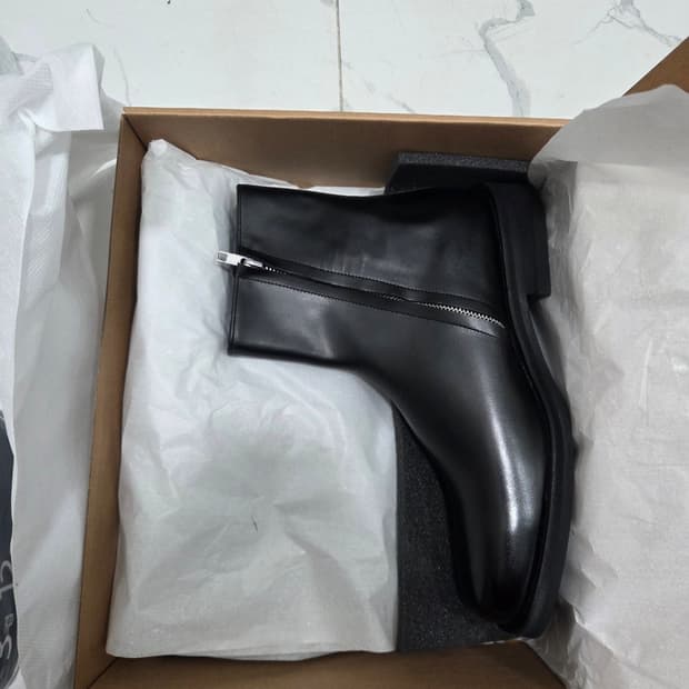 조셉트 MARO Black 270사이즈 판매합니다