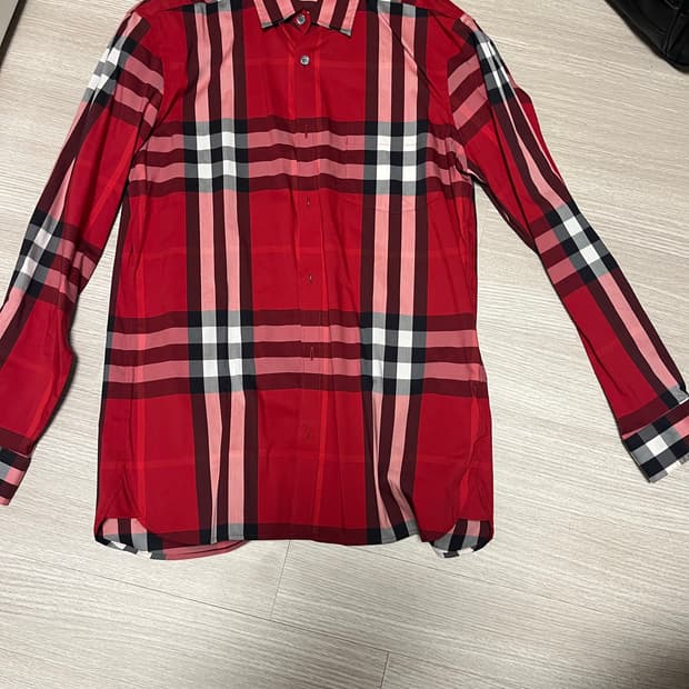 버버리 레드 셔츠