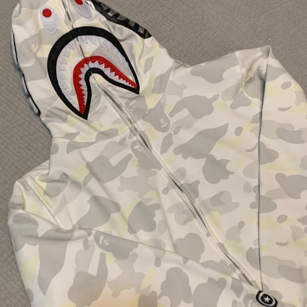 베이프 샤크 후드집업 화이트베이지