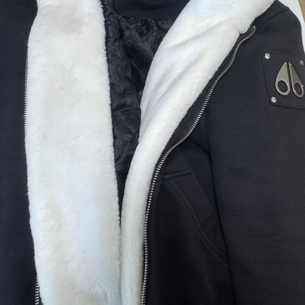 무스너클 버니스웨터 s사이즈