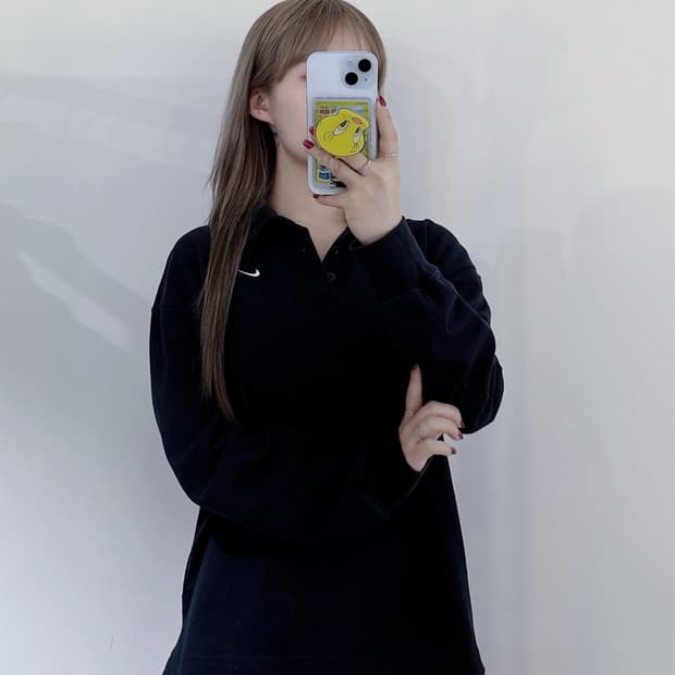 나이키 스우시 블랙 카라티