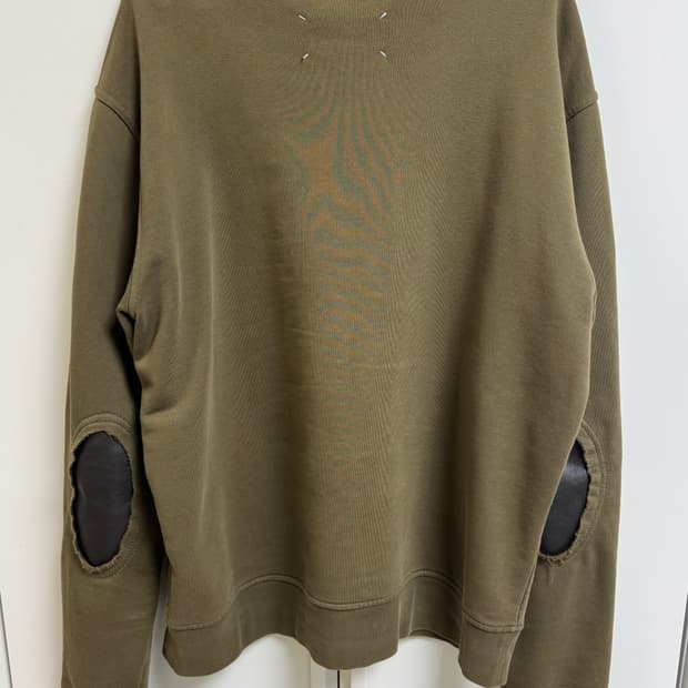 마르지엘라 엘보우패치 맨투맨