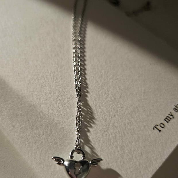 Heart lock pendent necklace